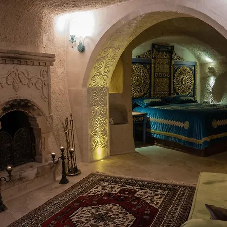 Elika Cave & 5* غوريمِيه