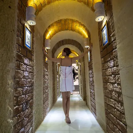 Elika Cave & فندق 5*