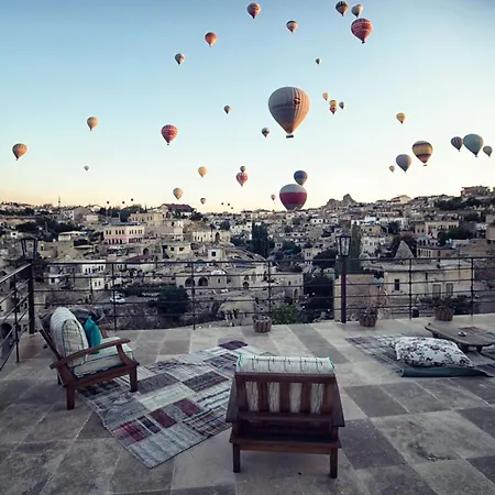 Elika Cave & فندق غوريمِيه