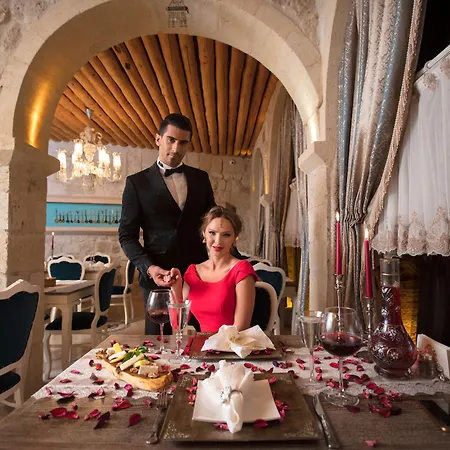 Elika Cave & فندق